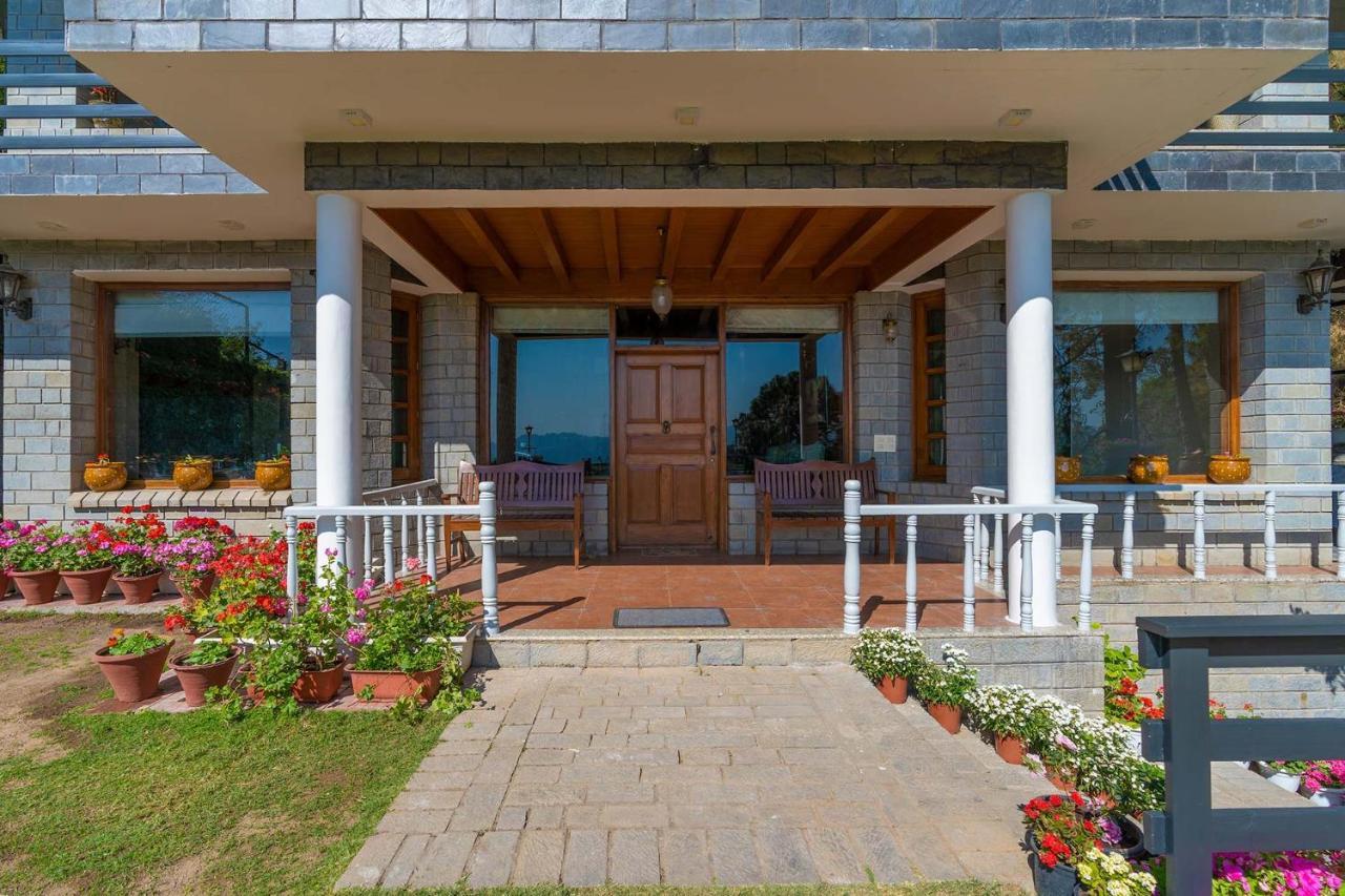 Stayvista At Floradale W Jacuzzi & Wood-Fire Pizza Kasauli Exterior photo