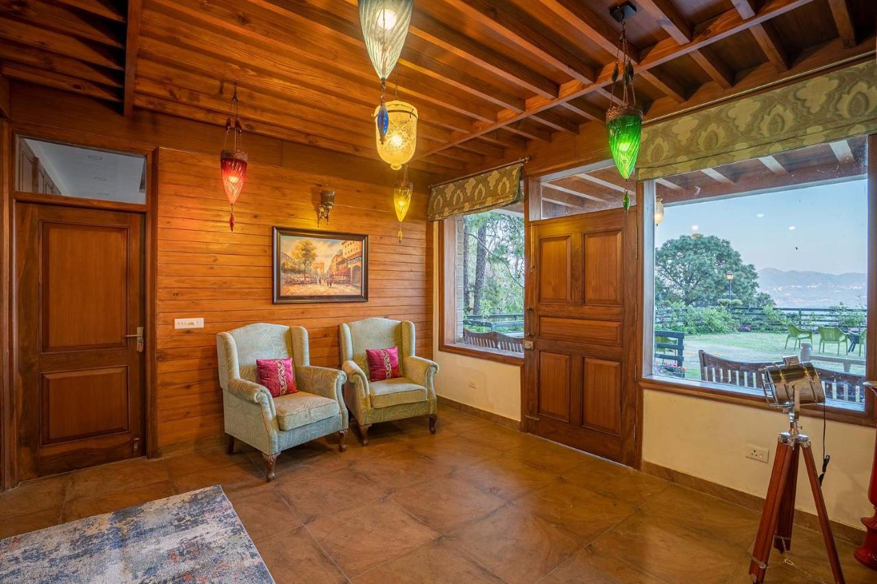 Stayvista At Floradale W Jacuzzi & Wood-Fire Pizza Kasauli Exterior photo